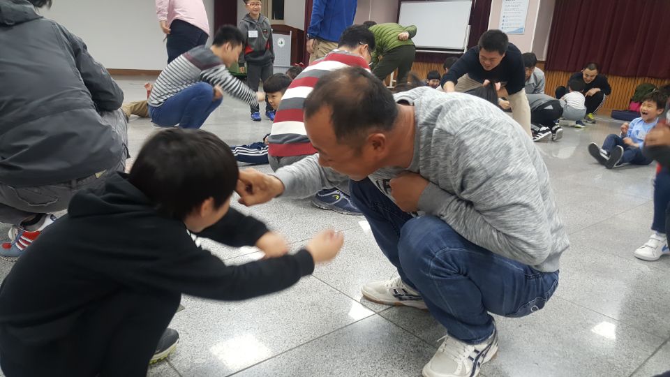 
															
															
																
																	양산 Wee센터 놀이프로그램 '아빠랑 놀자(1차) [2번째 이미지]
																
																
															
														